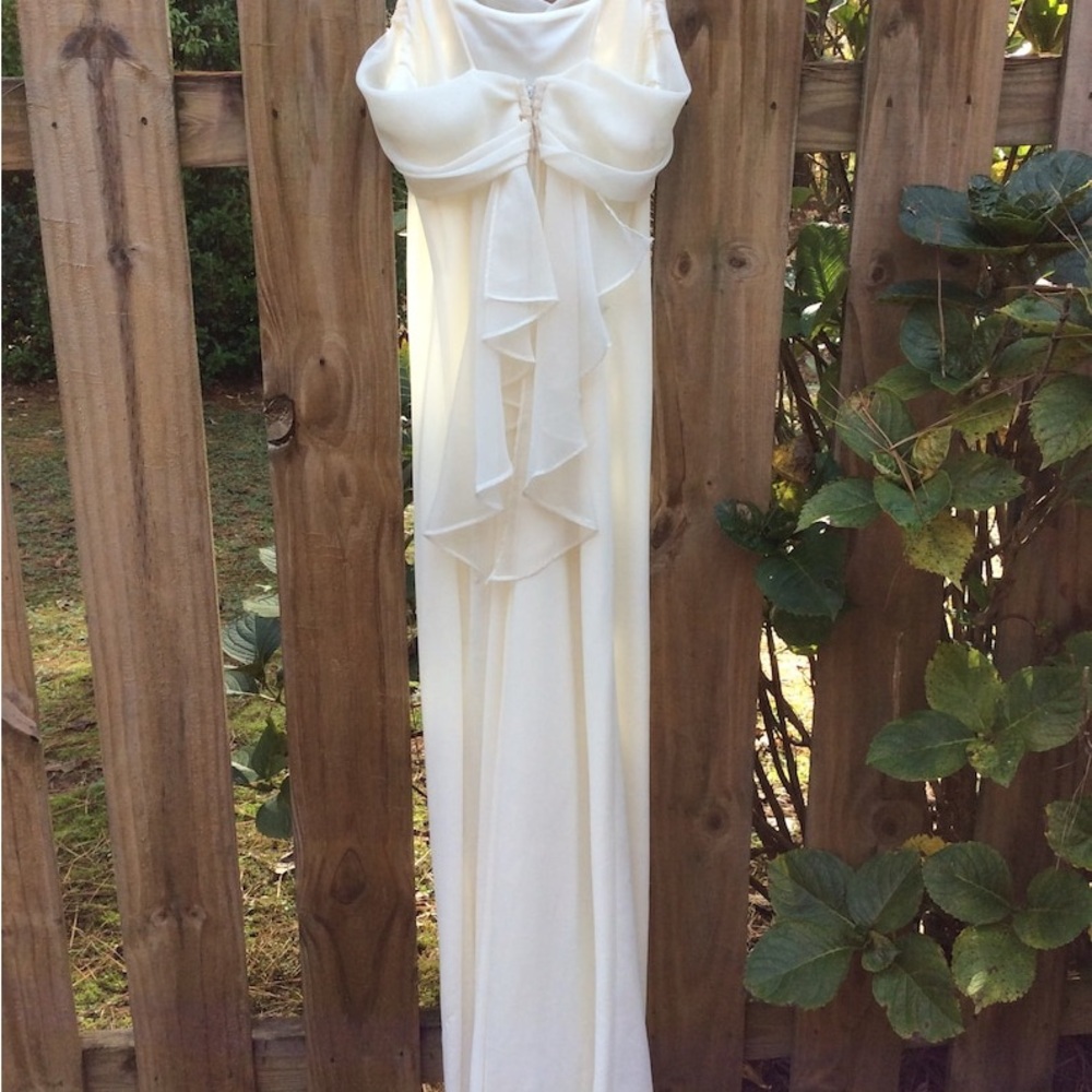 Elegant White Maxi Dress
